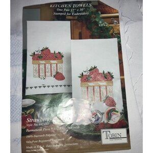 Stamped Linen Kit with Floss Makes 2 Kitchen Towels